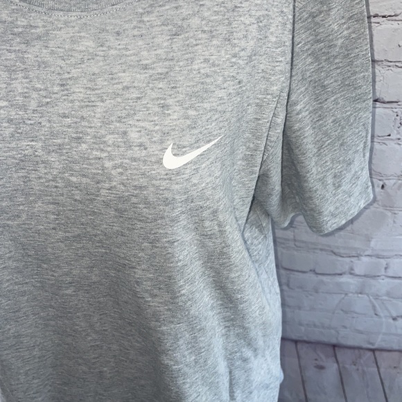 Nike Men's T Shirt - Picture 2 of 3
